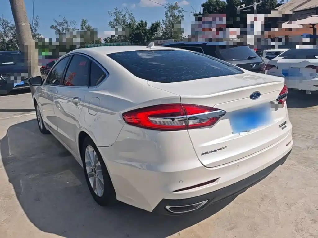 Ford Mondeo — фото 5