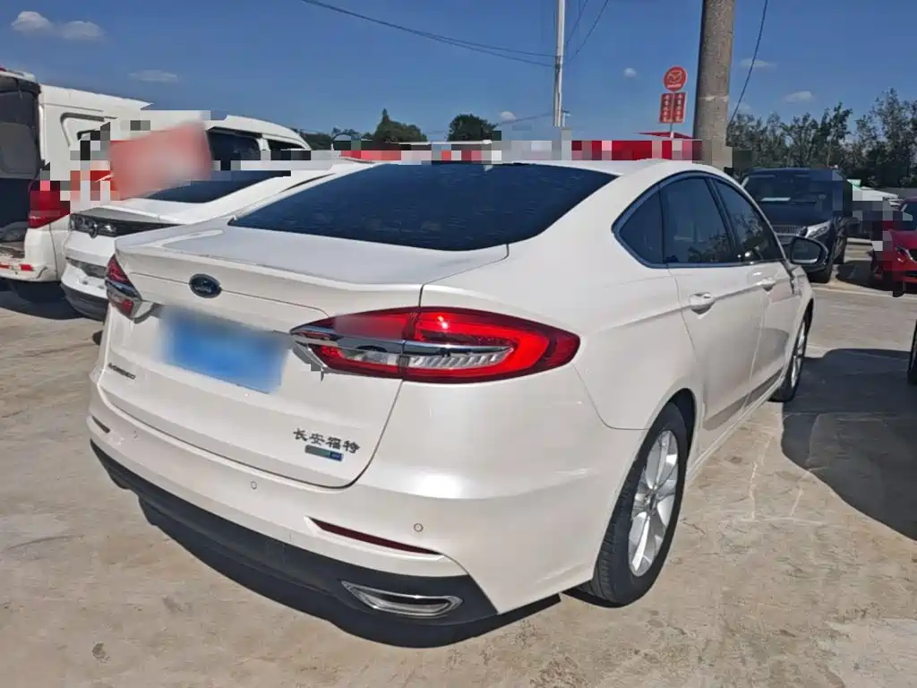 Ford Mondeo — фото 7