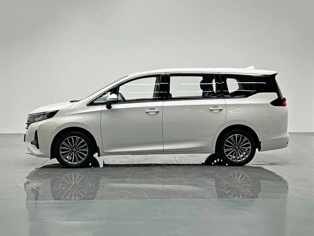 GAC Motor Trumpchi M6 — фото 3