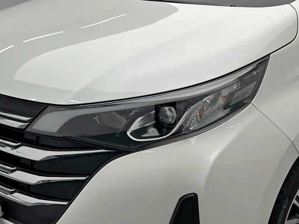 GAC Motor Trumpchi M6 — фото 9