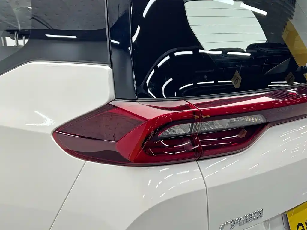 GAC Motor Trumpchi M6 — фото 10