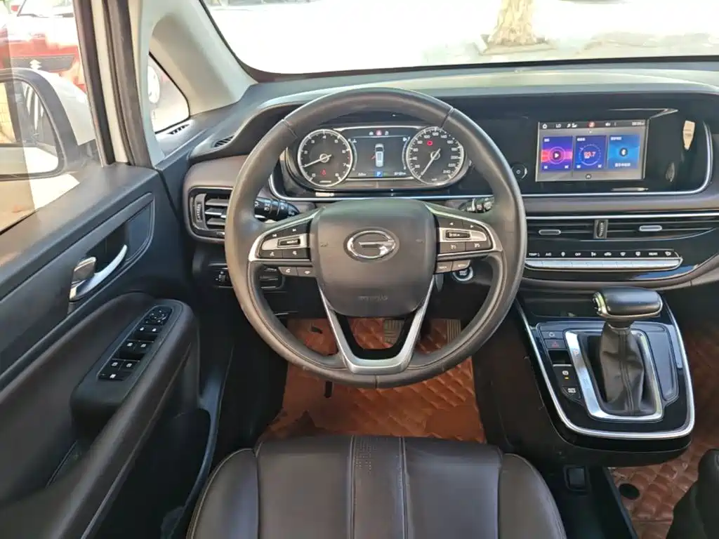 GAC Motor Trumpchi M6 — фото 11
