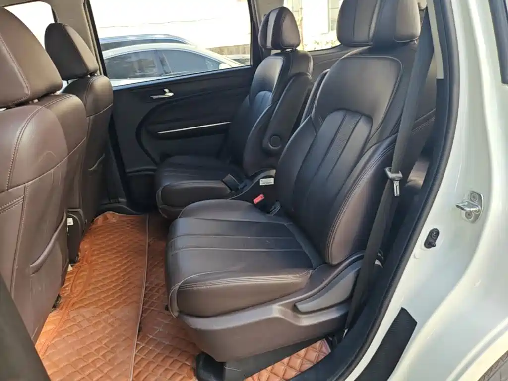 GAC Motor Trumpchi M6 — фото 17