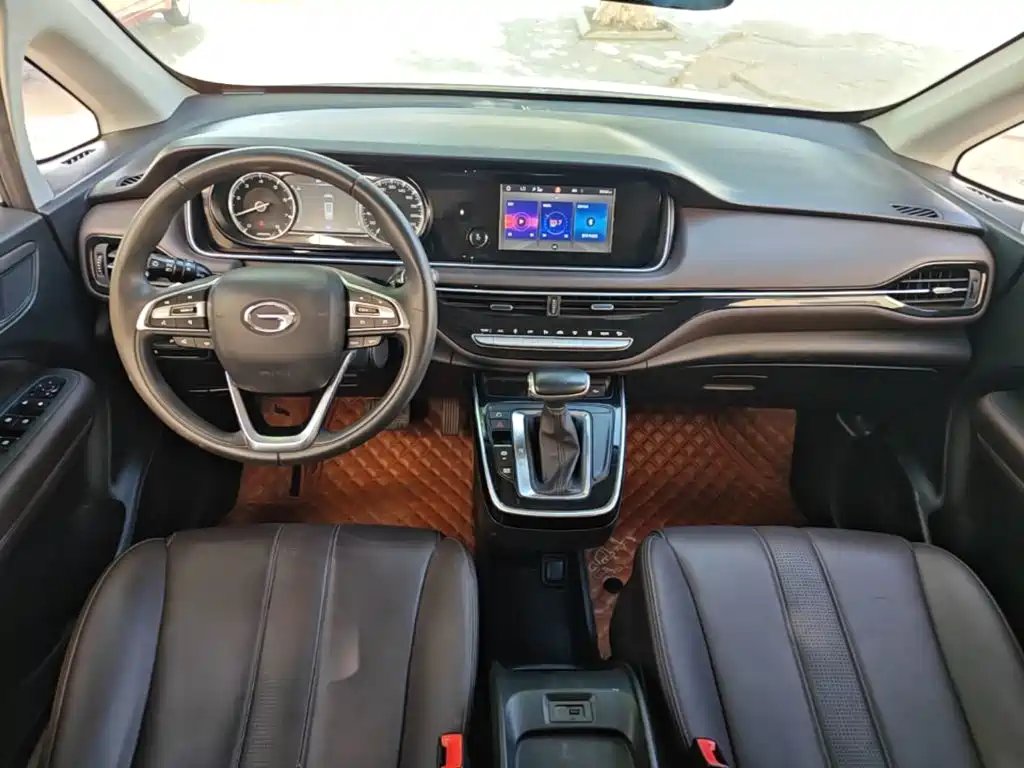 GAC Motor Trumpchi M6 — фото 10
