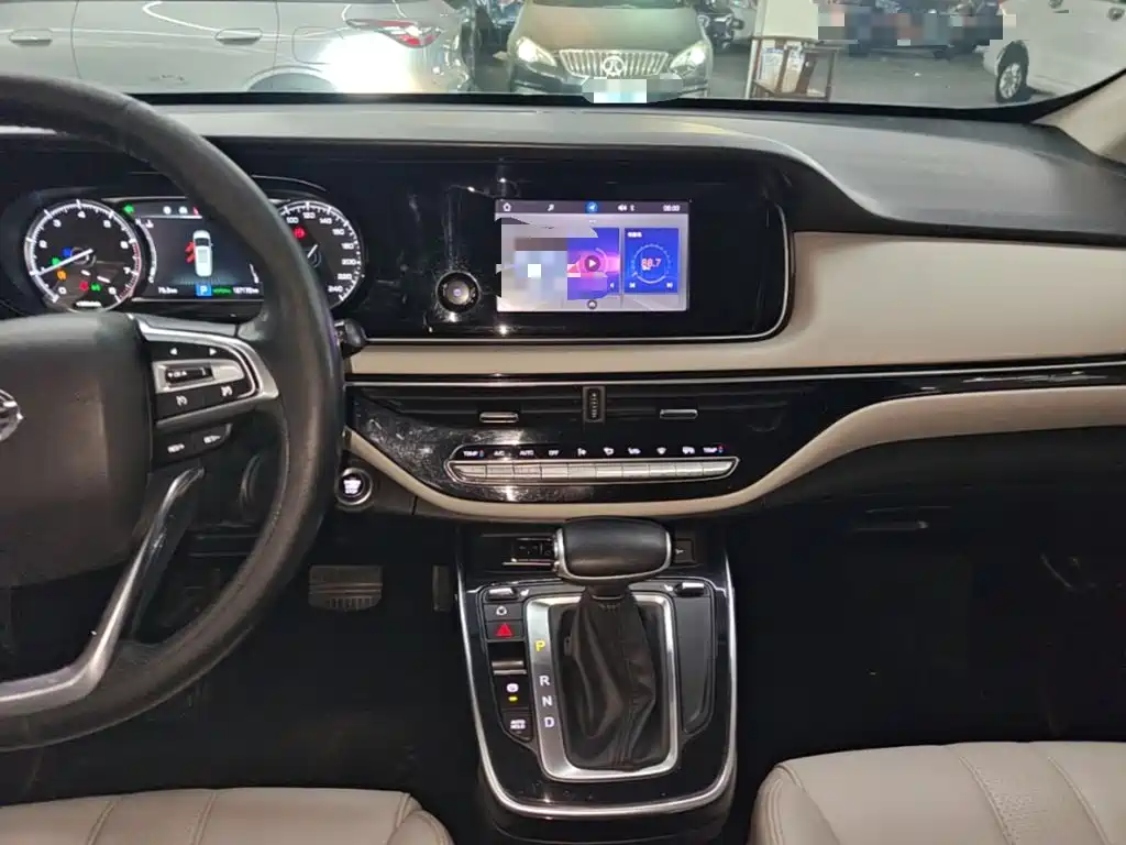 GAC Motor Trumpchi M6 — фото 13