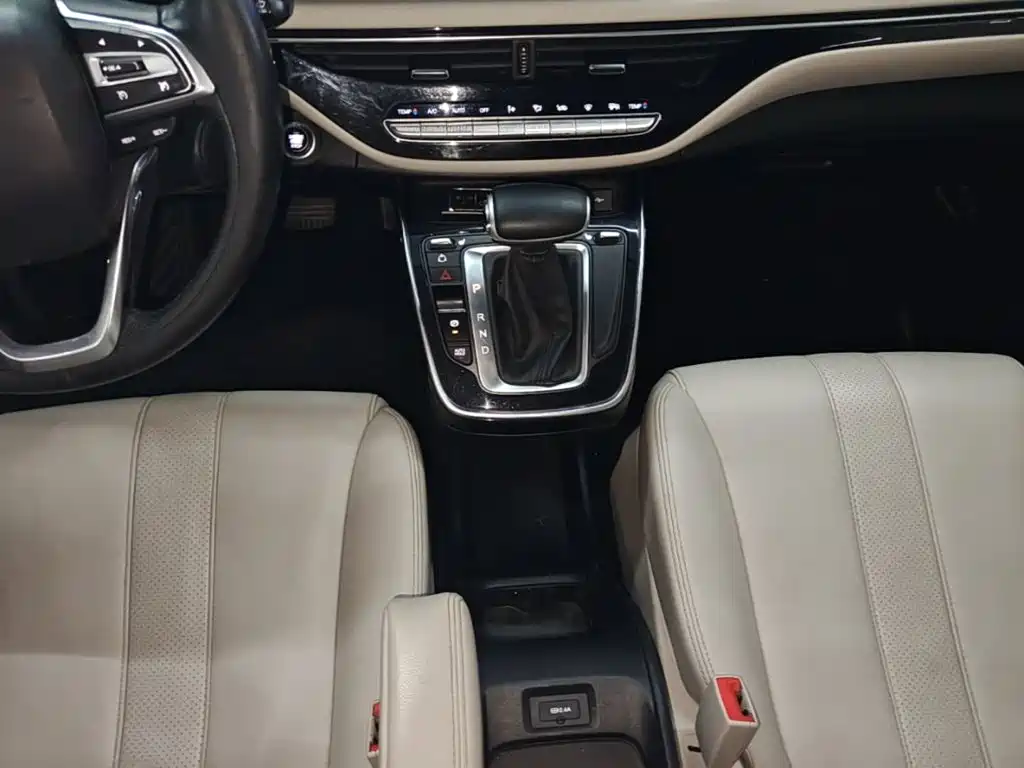 GAC Motor Trumpchi M6 — фото 14