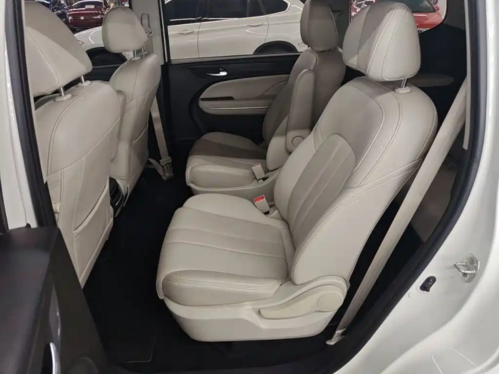 GAC Motor Trumpchi M6 — фото 17
