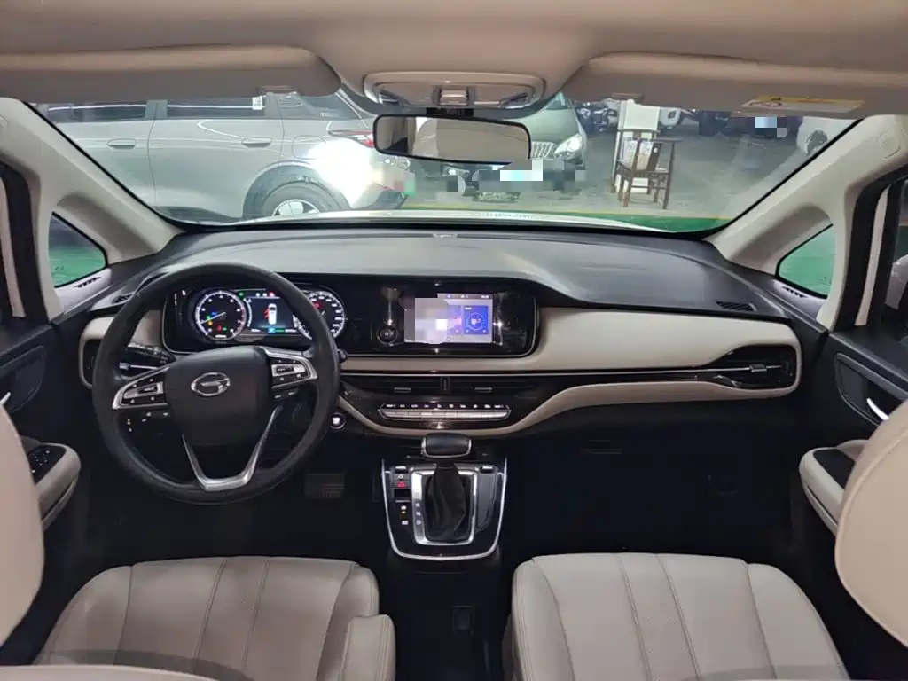 GAC Motor Trumpchi M6 — фото 10