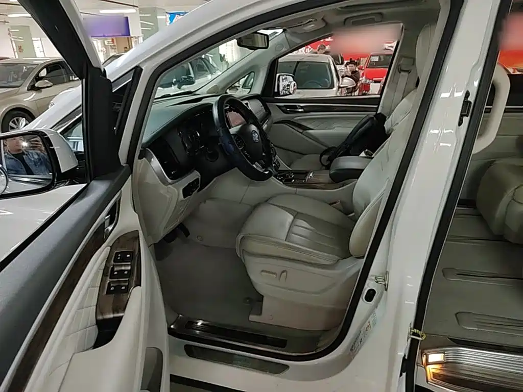 GAC Motor Trumpchi M8 — фото 15
