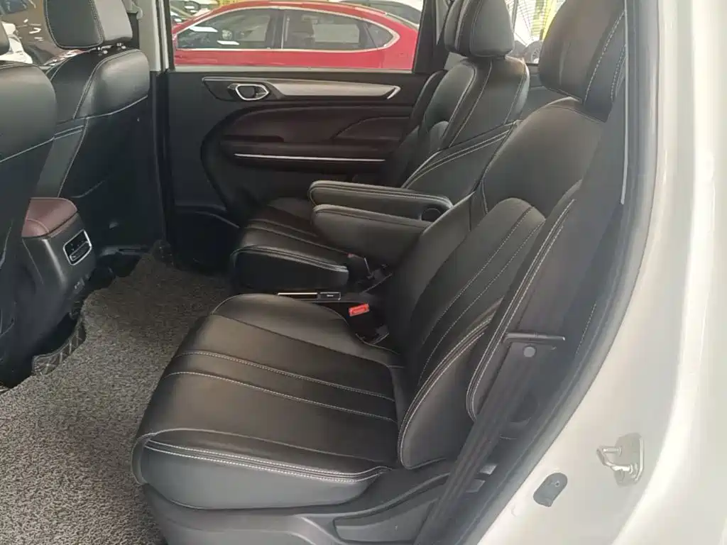 GAC Motor Trumpchi M6 — фото 17