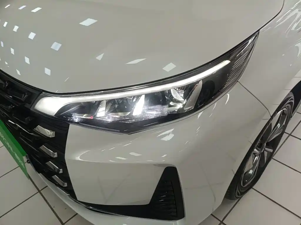 GAC Motor Trumpchi M6 — фото 24
