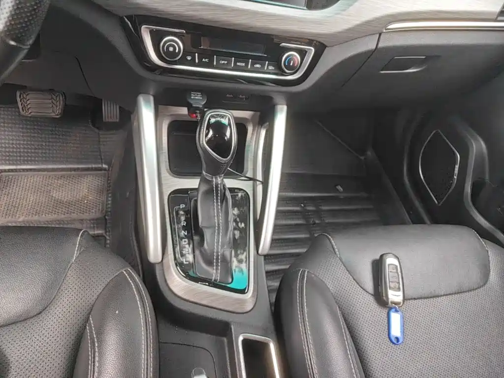 Geely Vision X3 — фото 14