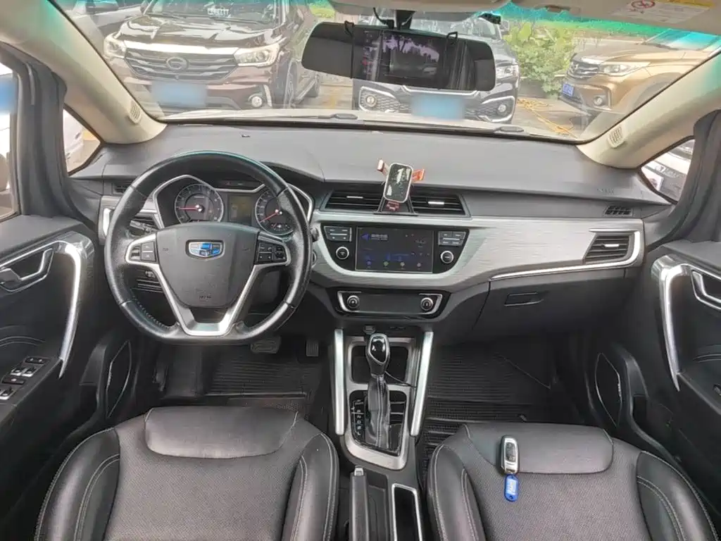 Geely Vision X3 — фото 10
