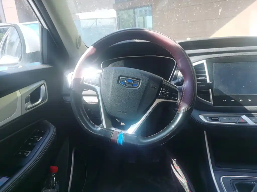 Geely Vision X6 — фото 6