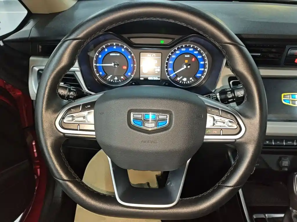 Geely Vision X3 — фото 11