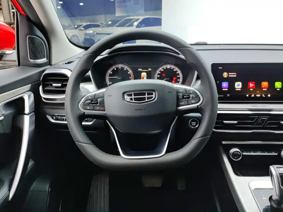 Geely Binyue — фото 15