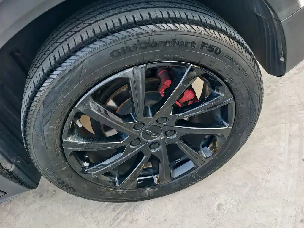 Geely Binyue — фото 11