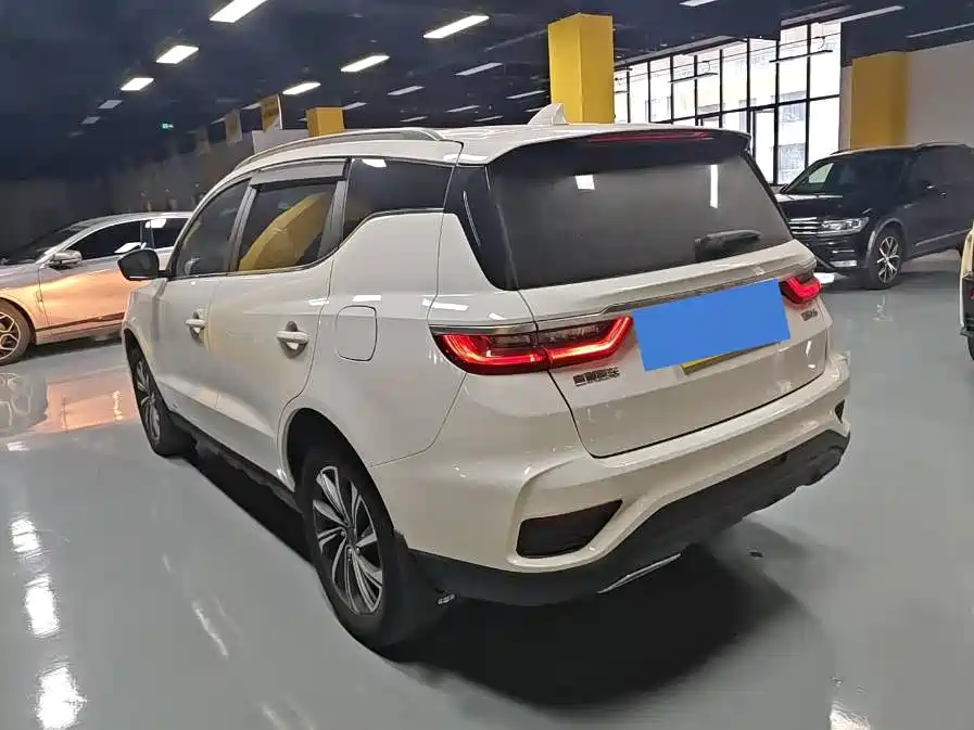 Geely Vision X6 — фото 9