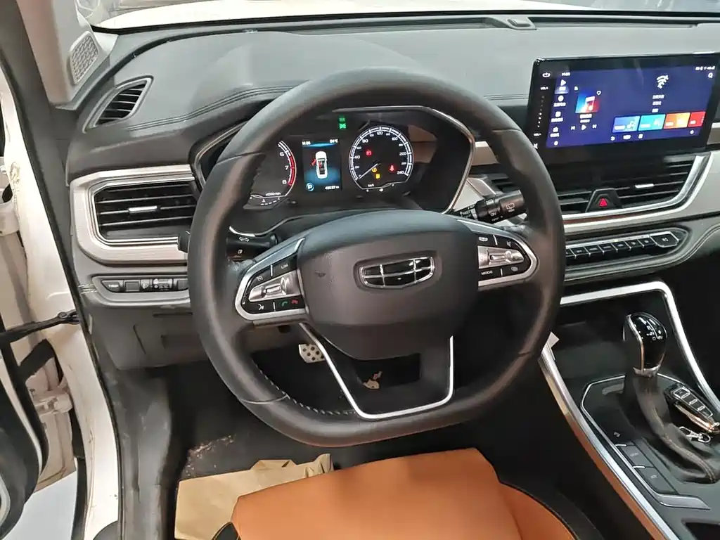 Geely Vision X6 — фото 10