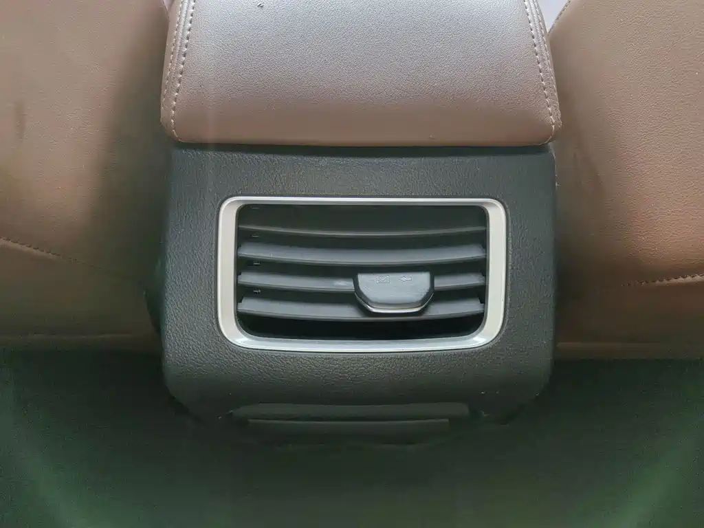 Geely Vision X6 — фото 21