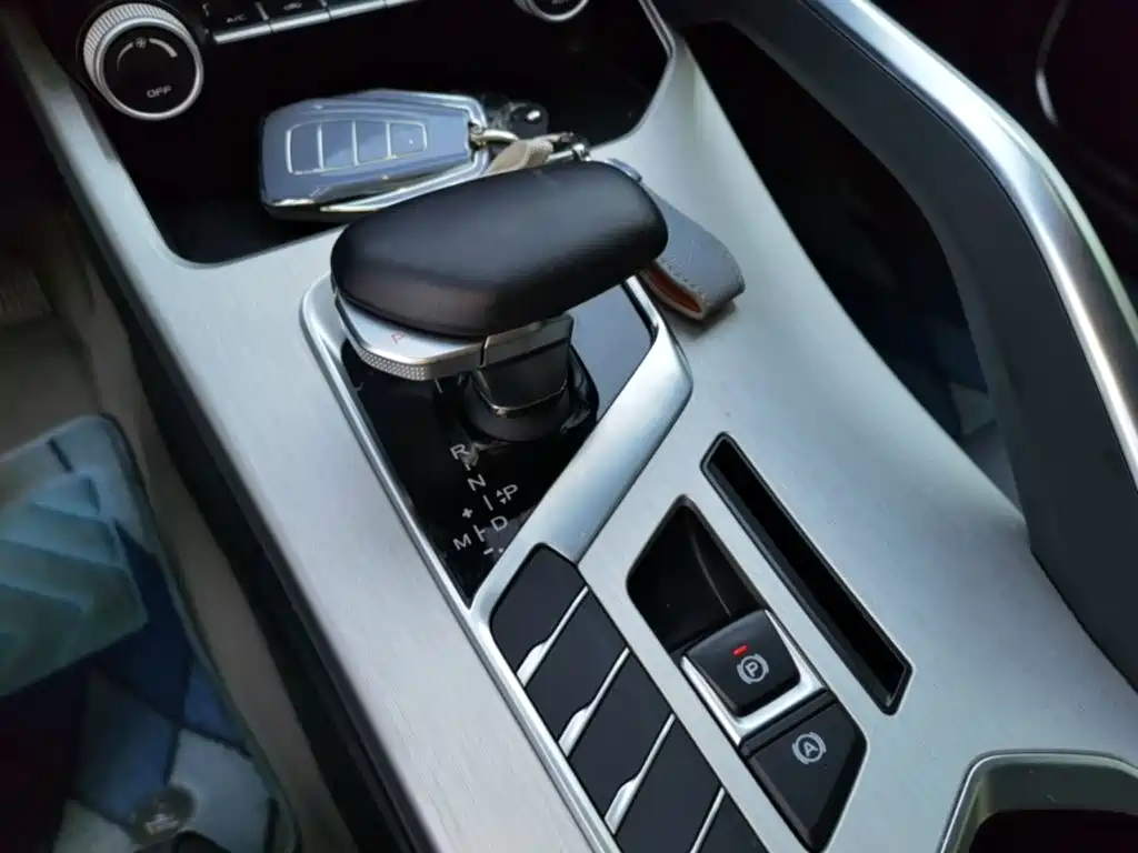Geely Binyue — фото 14