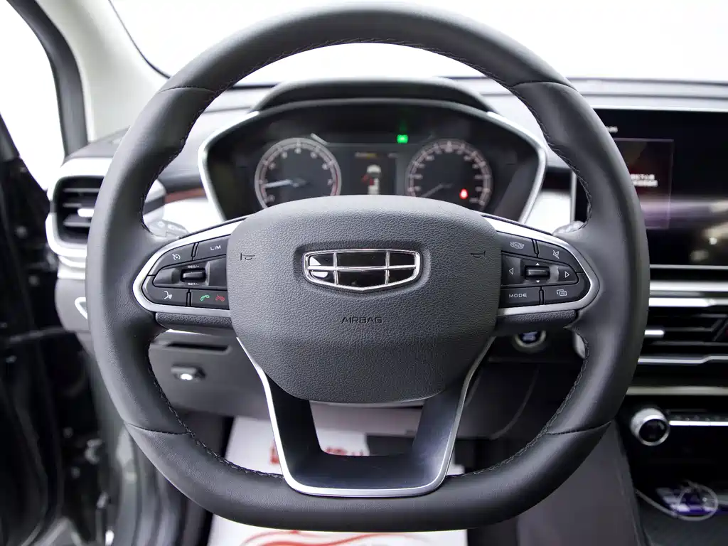 Geely Binyue — фото 11