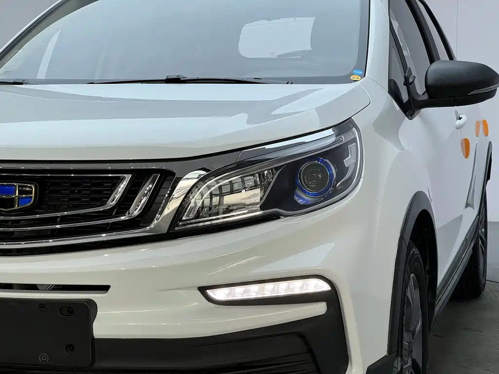 Geely Vision X3 — фото 4