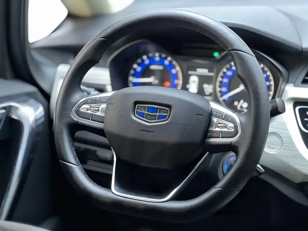 Geely Vision X3 — фото 9