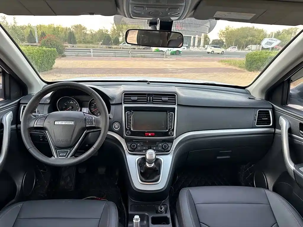 Haval M6 — фото 9
