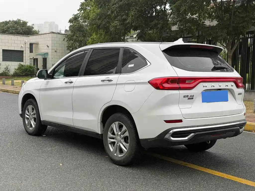 Haval M6 — фото 8