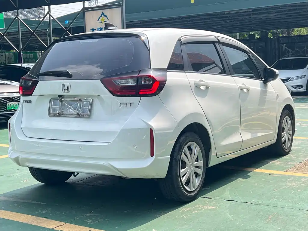Honda Fit — фото 4