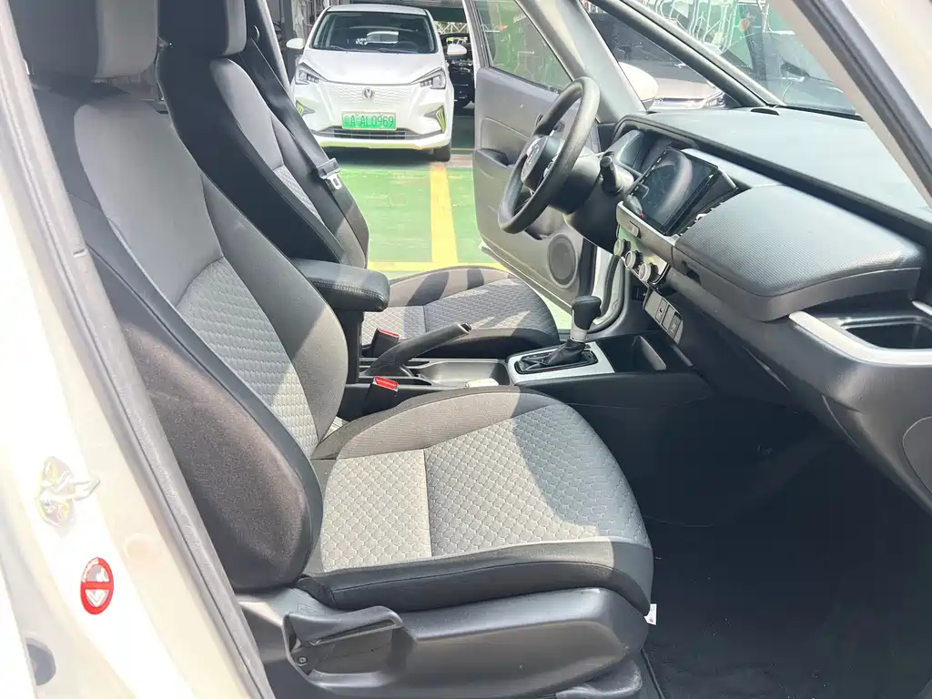 Honda Fit — фото 8