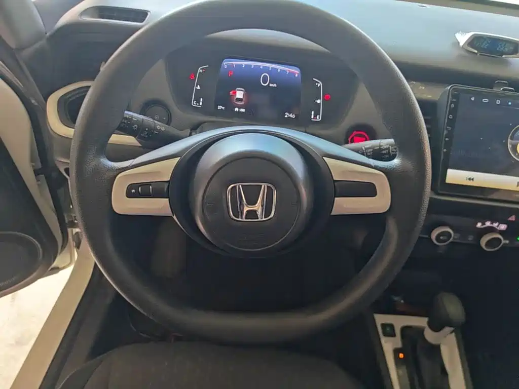 Honda Fit — фото 11