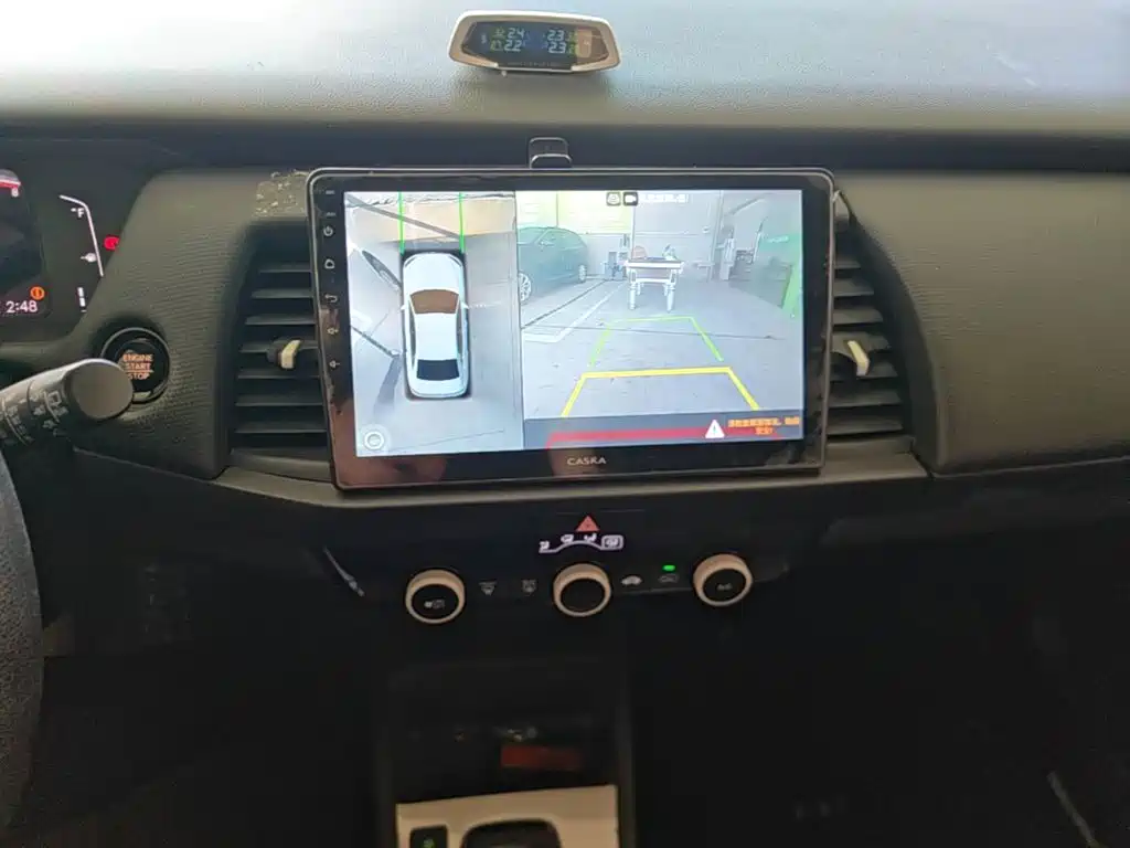 Honda Fit — фото 13