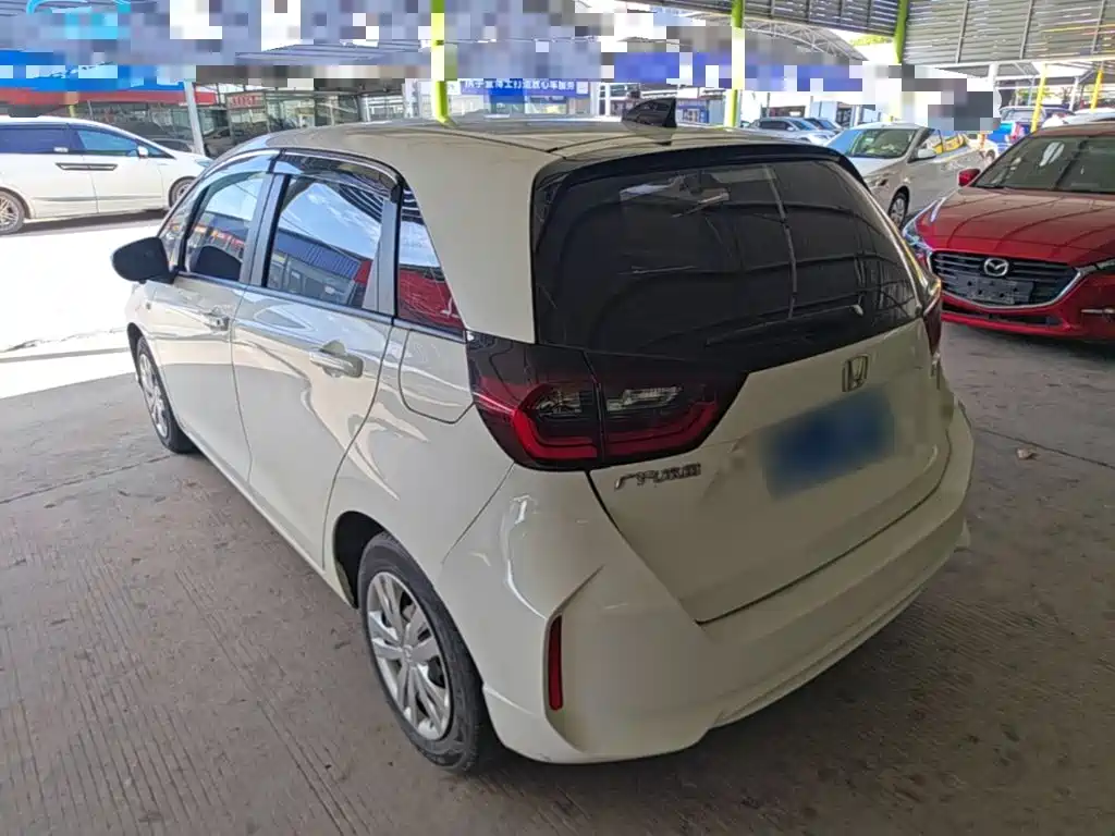 Honda Fit — фото 5