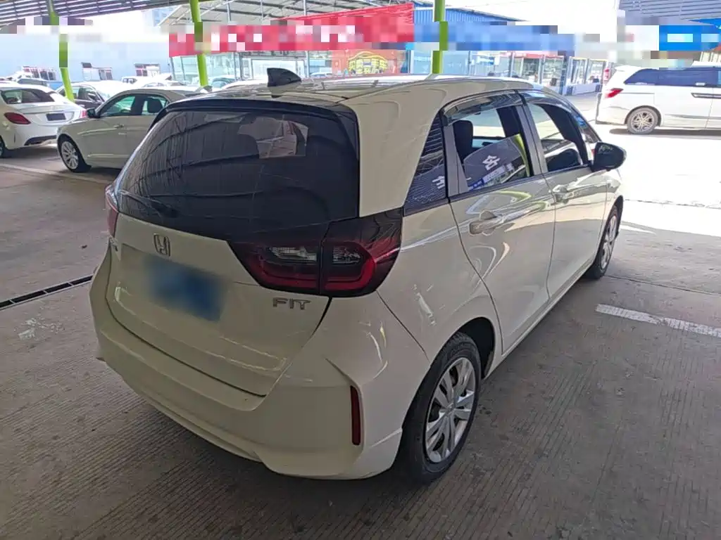 Honda Fit — фото 7