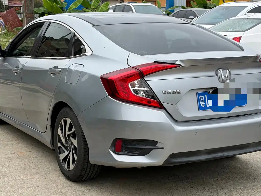 Honda Civic — фото 7