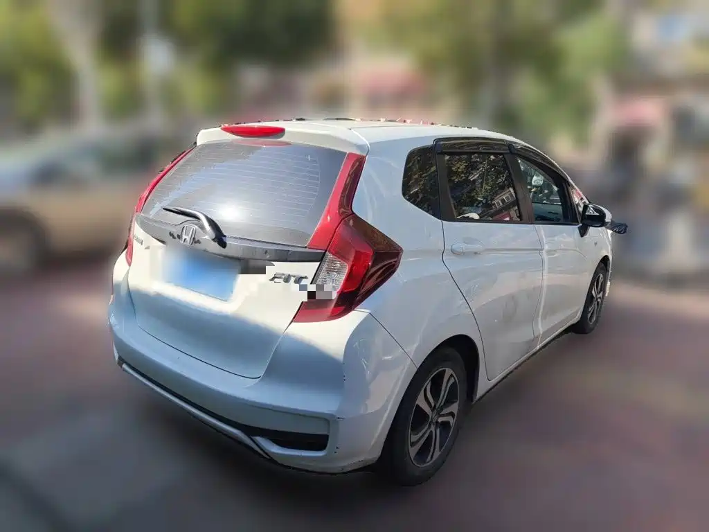 Honda Fit — фото 4