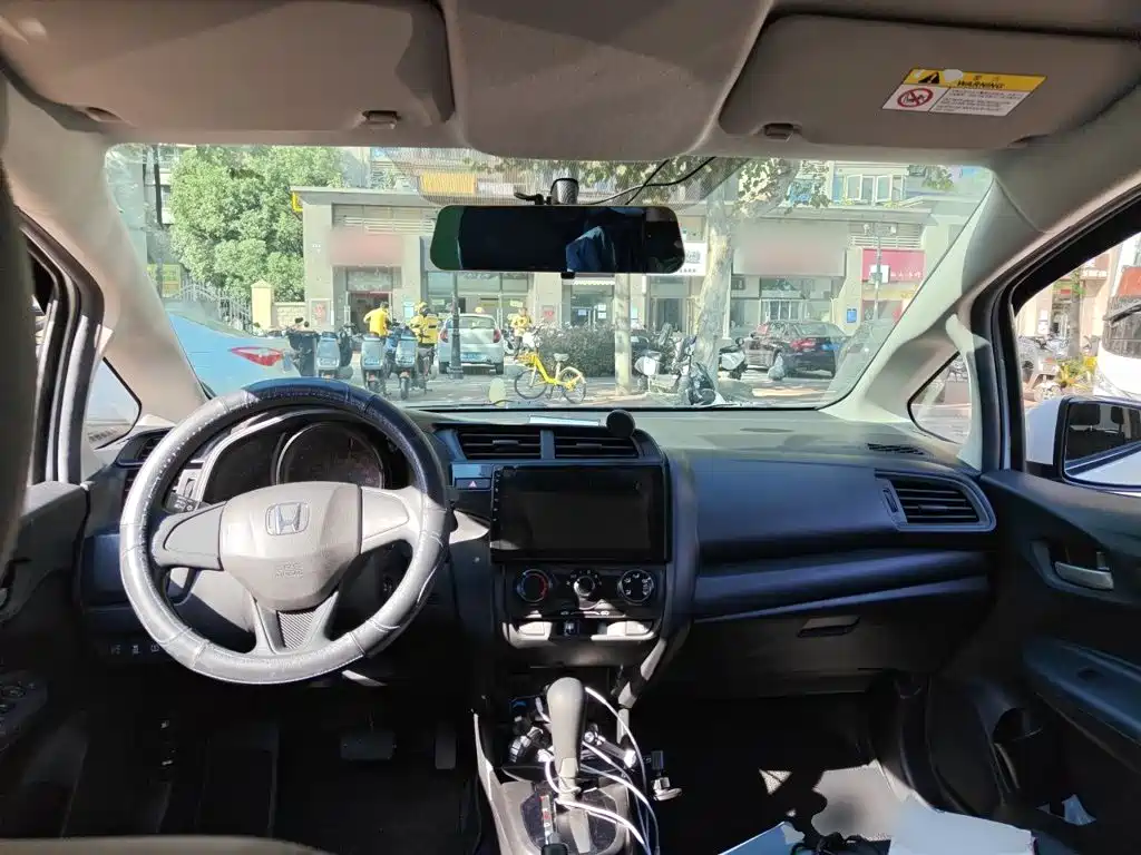 Honda Fit — фото 5