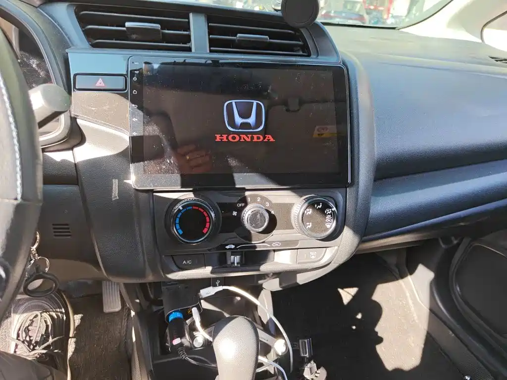 Honda Fit — фото 9