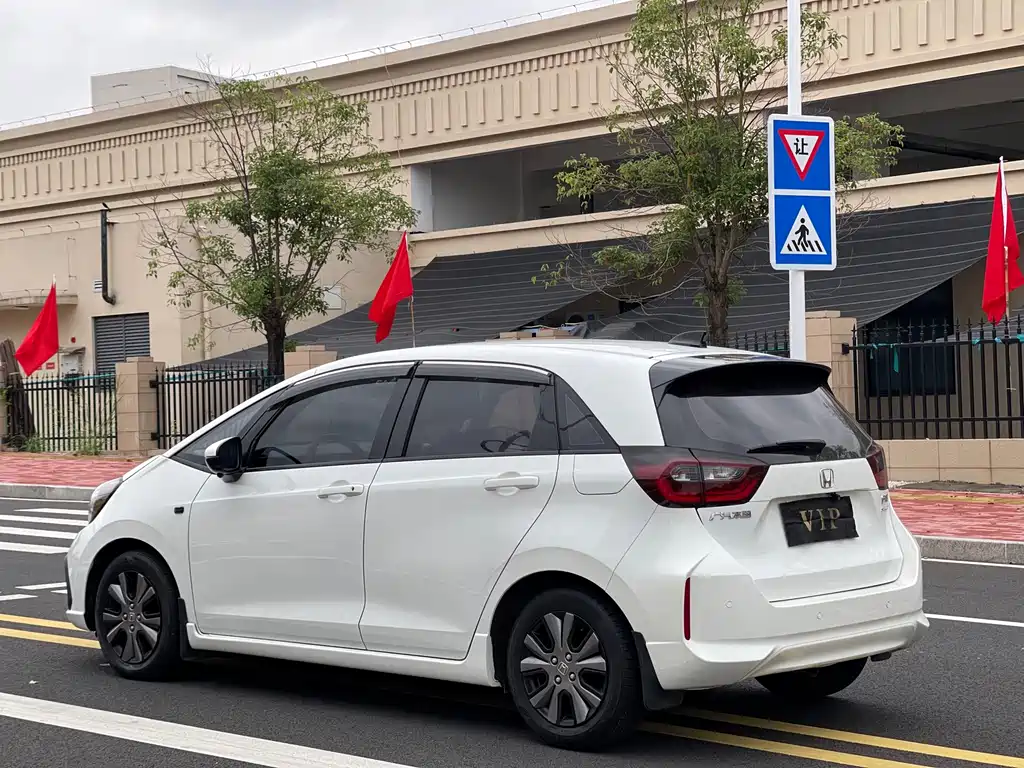 Honda Fit — фото 7