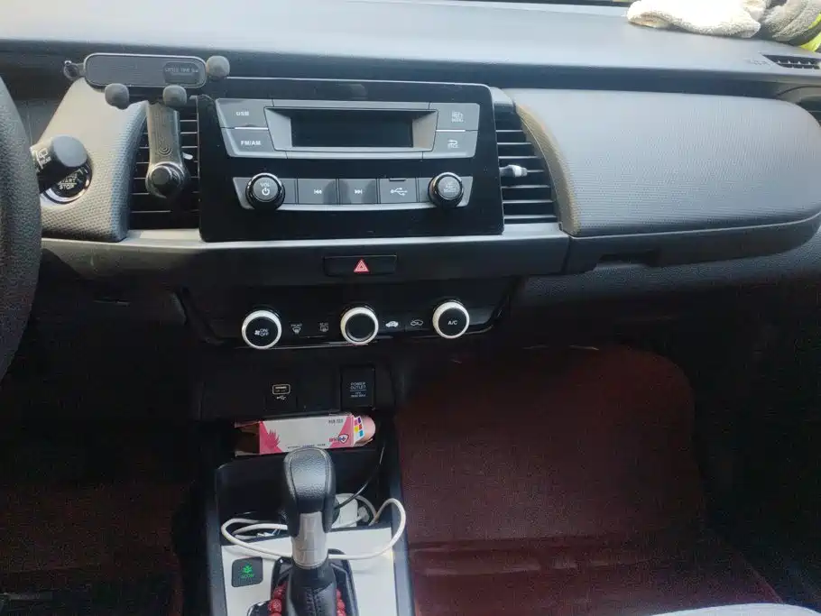 Honda Fit — фото 13
