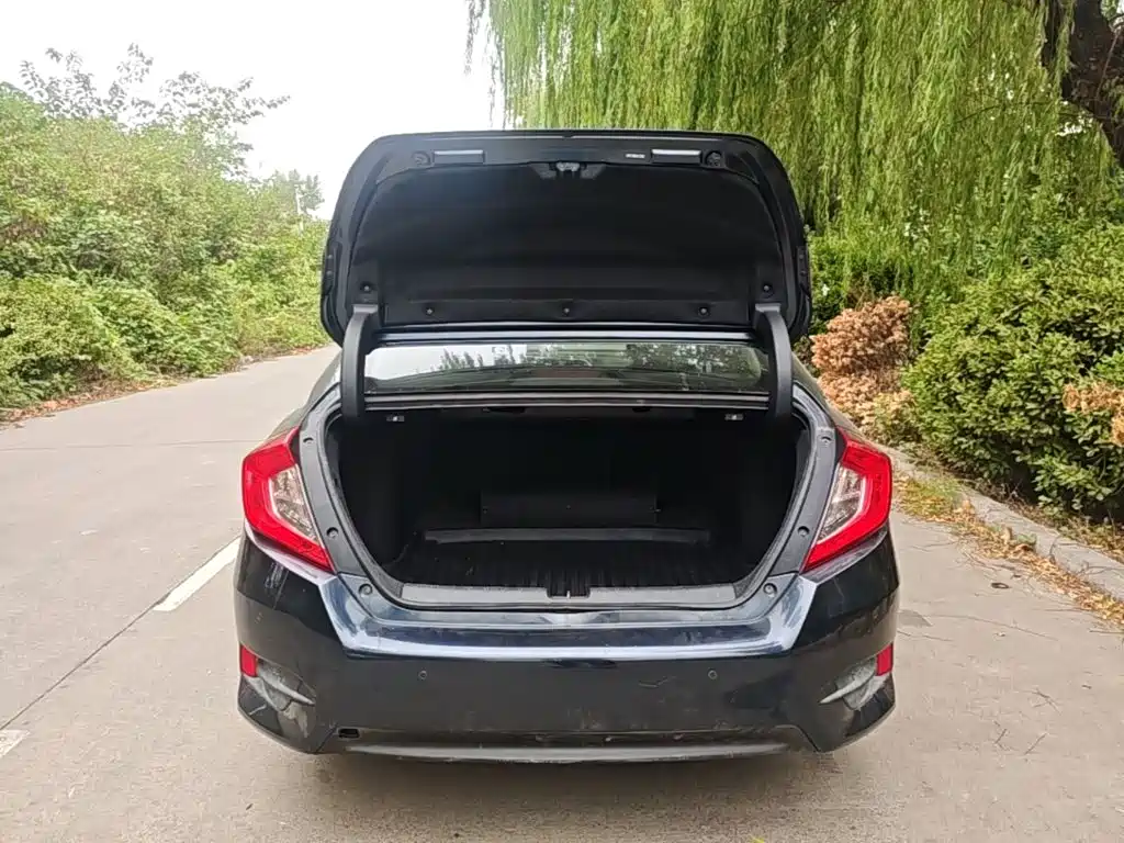 Honda Civic — фото 15