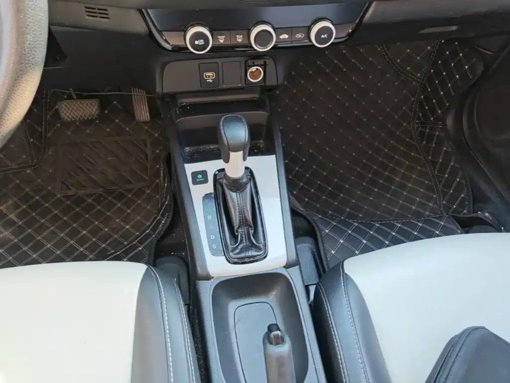 Honda Fit — фото 14