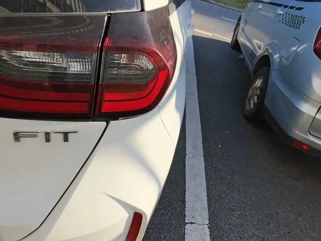 Honda Fit — фото 8