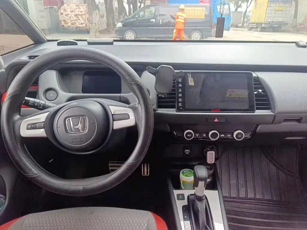 Honda Fit — фото 5