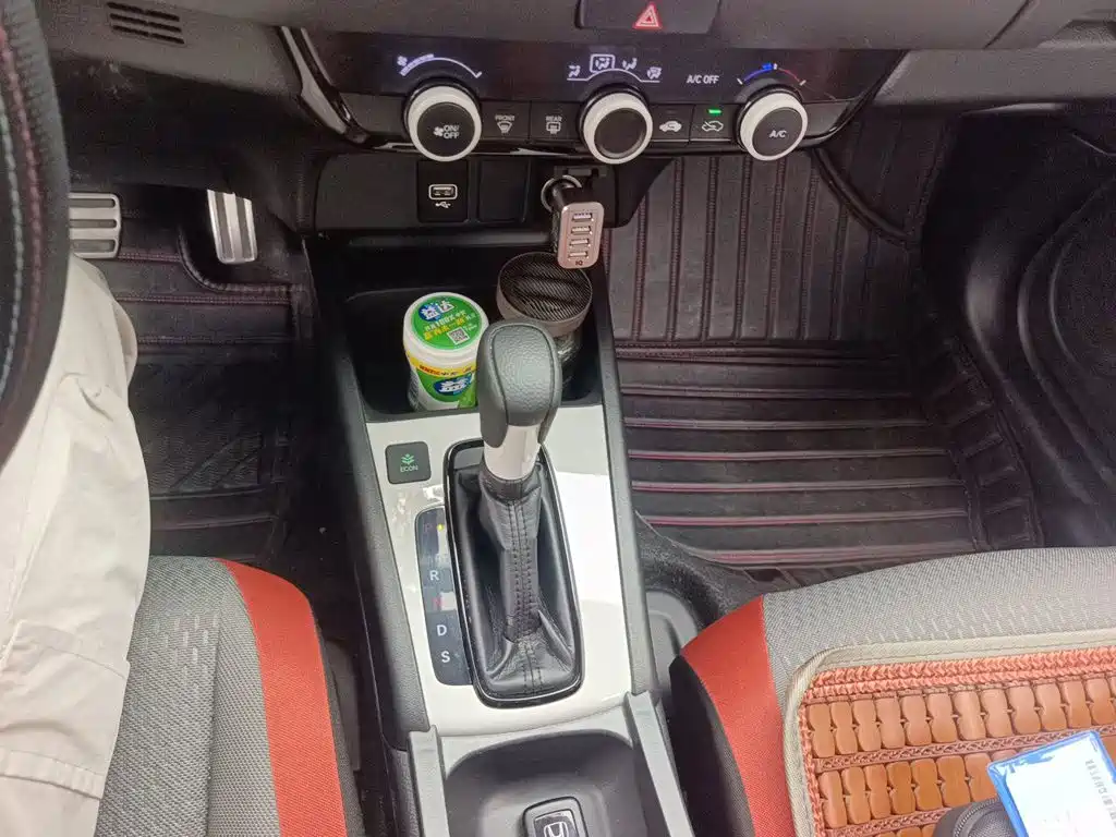 Honda Fit — фото 10