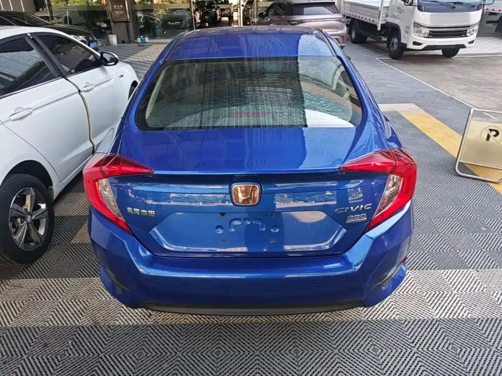 Honda Civic — фото 6