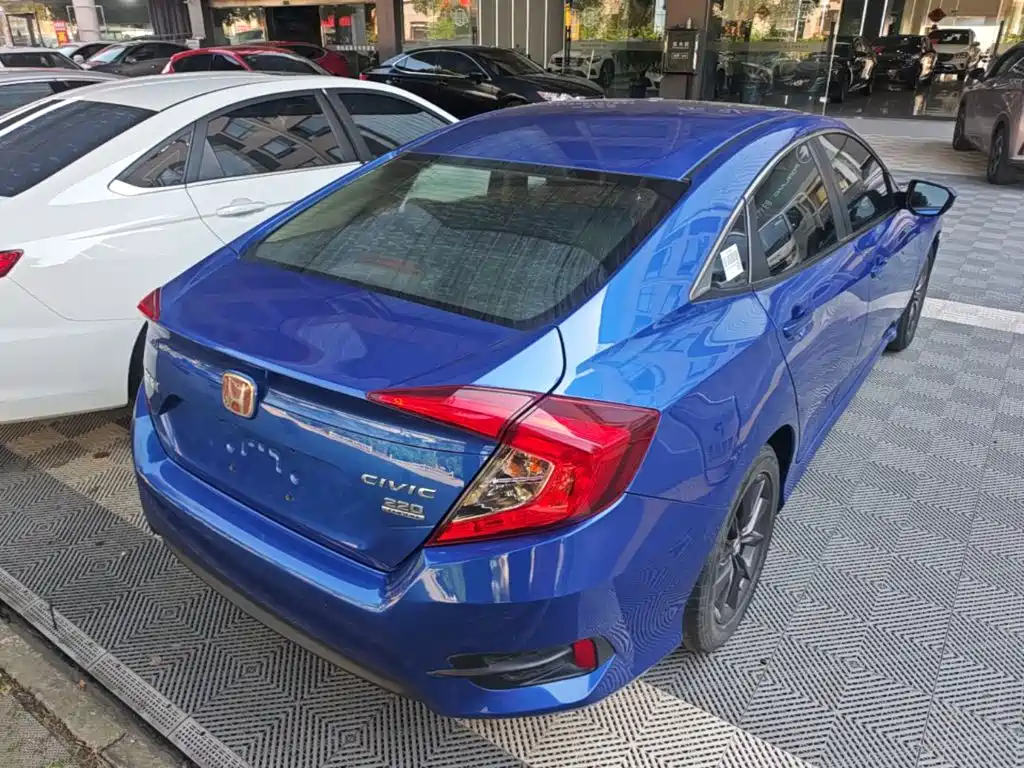 Honda Civic — фото 7