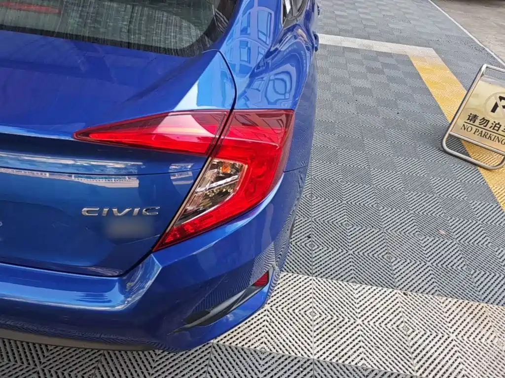 Honda Civic — фото 8